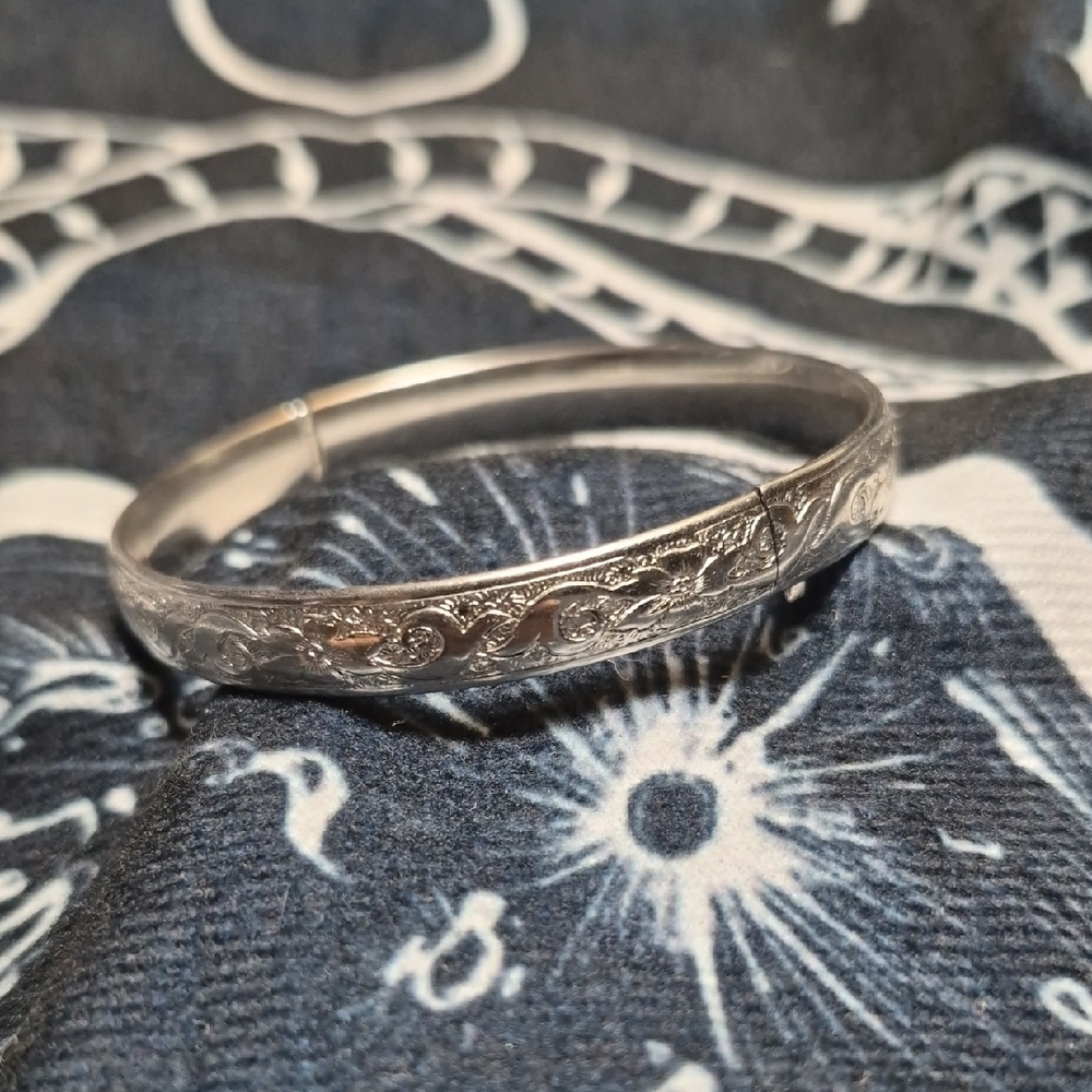 Marathon Sterling Silver Hinged Bangle Bracelet